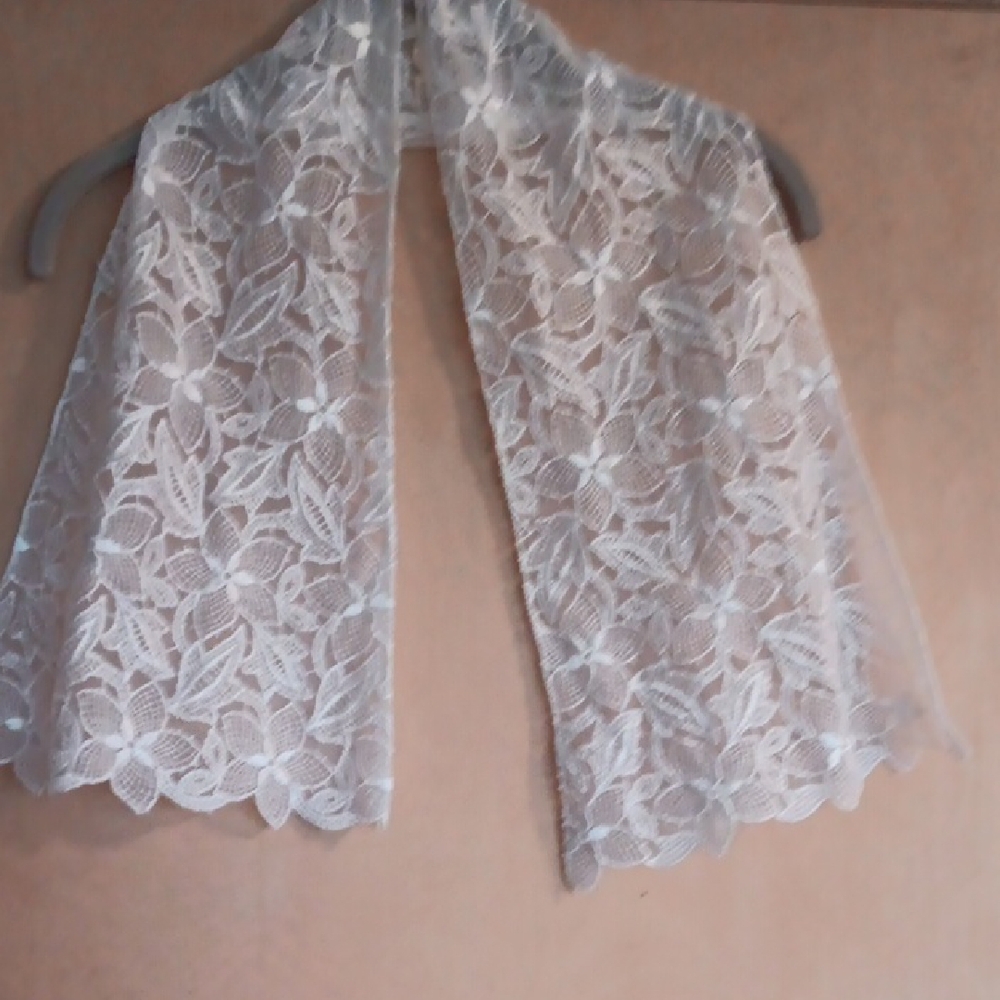 Unusual chic scarf